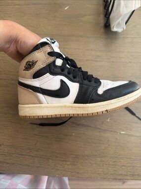 Nike Air Jordan 1 High - Black / White / Tan